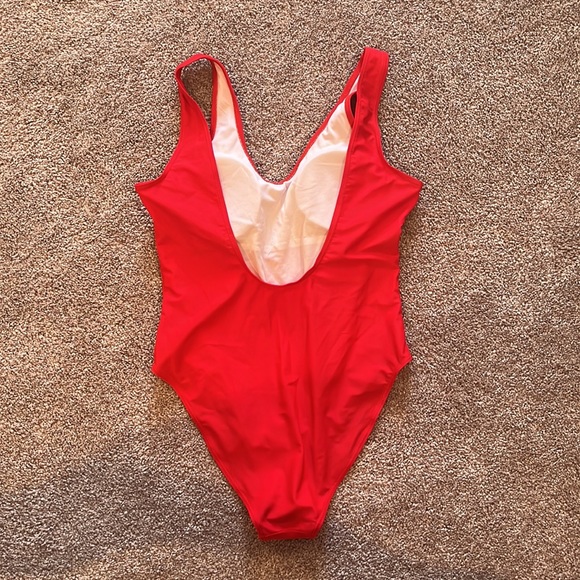 Bae Watch large bathing suit - Picture 2 of 2